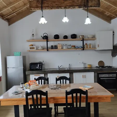 بيت للعطل Casa Da Tia Avelina أنغرا دو إِراويزو