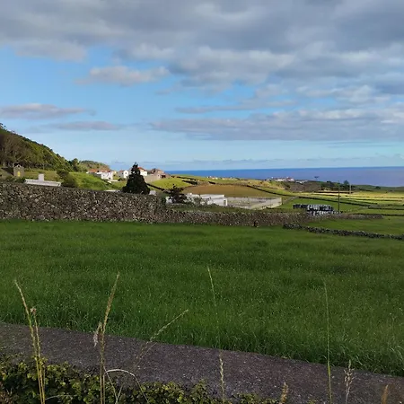Casa Da Tia Avelina بيت للعطل أنغرا دو إِراويزو